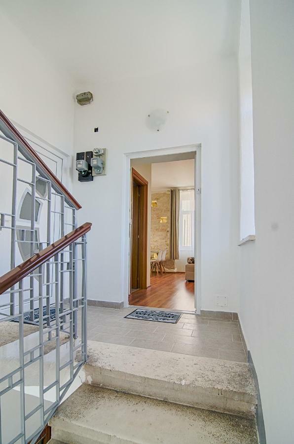 Apartment Zora & Natale Pula Luaran gambar