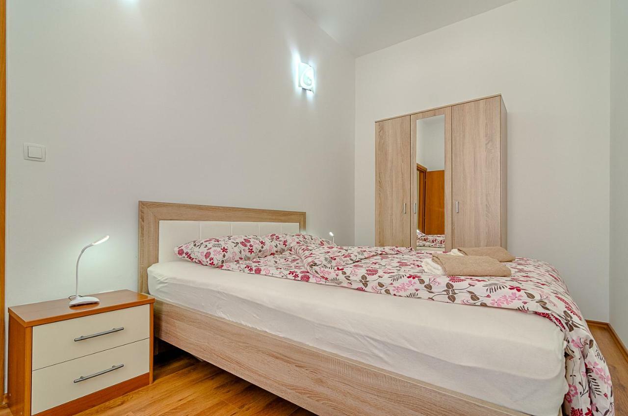 Apartment Zora & Natale Pula Luaran gambar