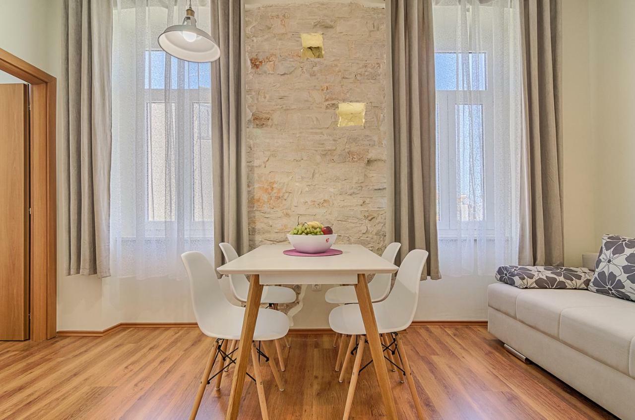 Apartment Zora & Natale Pula Luaran gambar