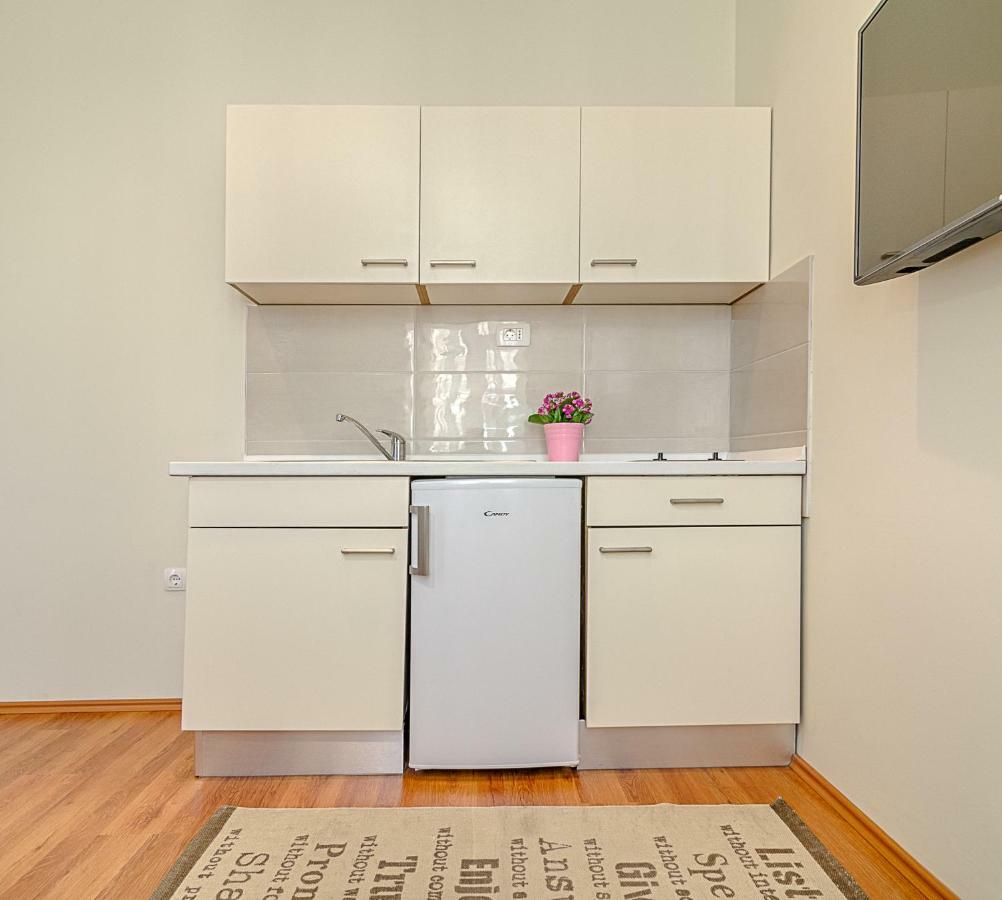 Apartment Zora & Natale Pula Luaran gambar